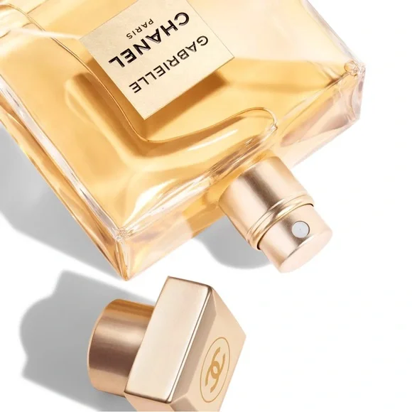 GABRIELLE CHANEL Eau de Parfum Spray 1.07 Fl Oz - Picture 2 of 6